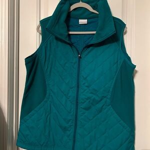 Columbia 1x plus size Teal Quilted Vest layering comfortable sportswear